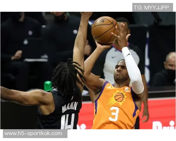 快船25年传奇与争议交织保罗离队鲍威尔交易比尔受伤小卡合同风波揭秘