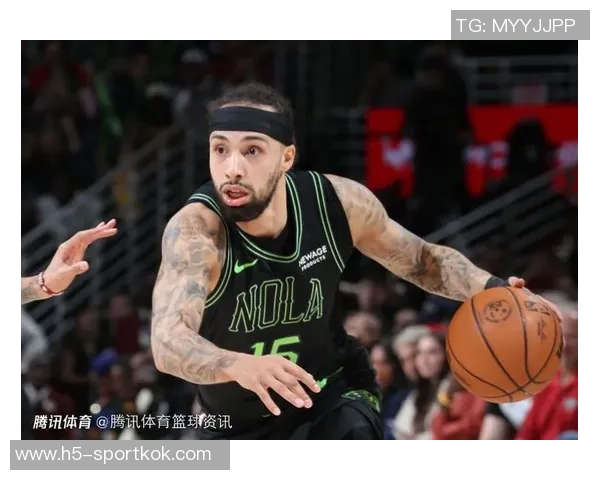 阿尔瓦拉多拼抢受伤迅速回更衣室后再度重返赛场展现顽强精神 阿尔瓦拉多拼抢受伤迅速回更衣室后再度重返赛场展现顽强精神